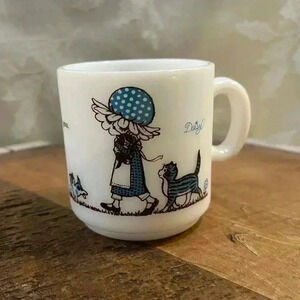 VTG Kirby Martin DAISY Milk Glass Mug Open you Heart Friendship Follow  Blue